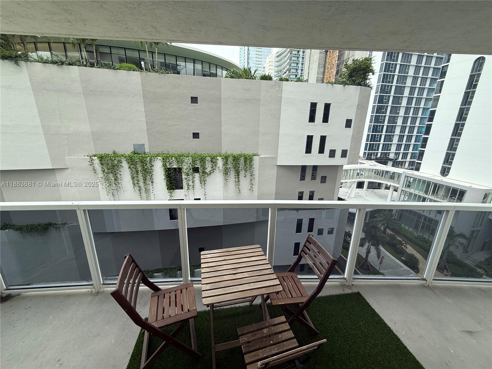 601 NE 23rd St #901, Miami FL 33137