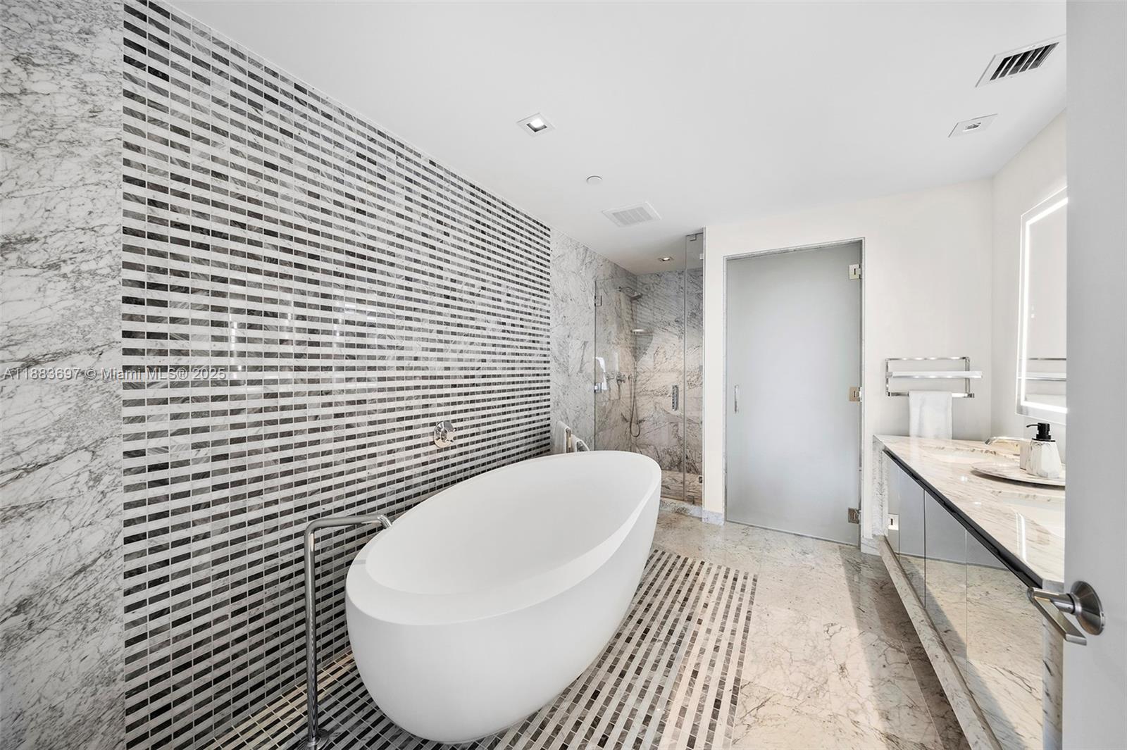 788 NE 23rd St #2102, Miami FL 33137