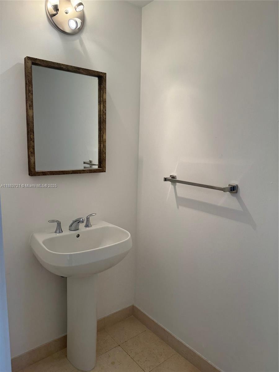 1060 Brickell Ave #3005, Miami FL 33131