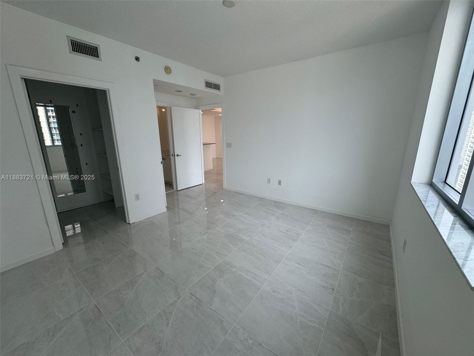 1060 Brickell Ave #3005, Miami FL 33131