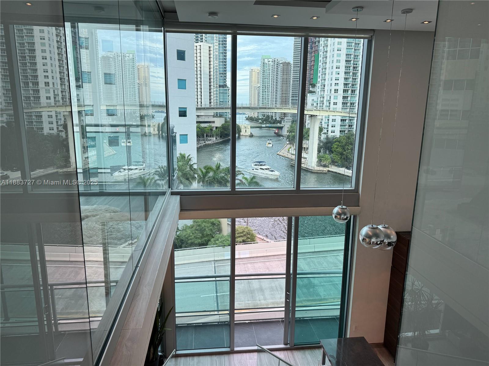 350 S Miami Ave #706, Miami FL 33130