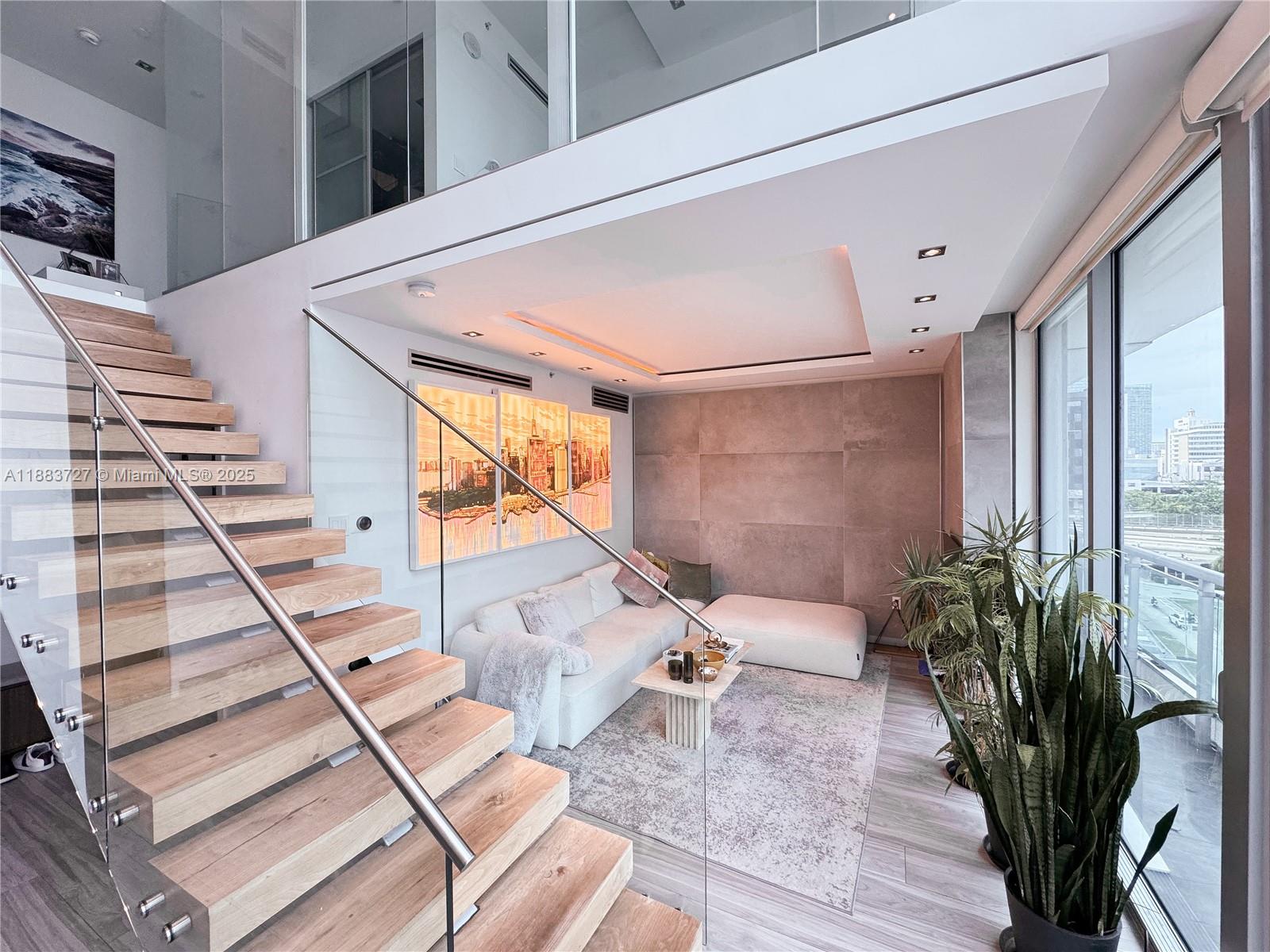 350 S Miami Ave #706, Miami FL 33130
