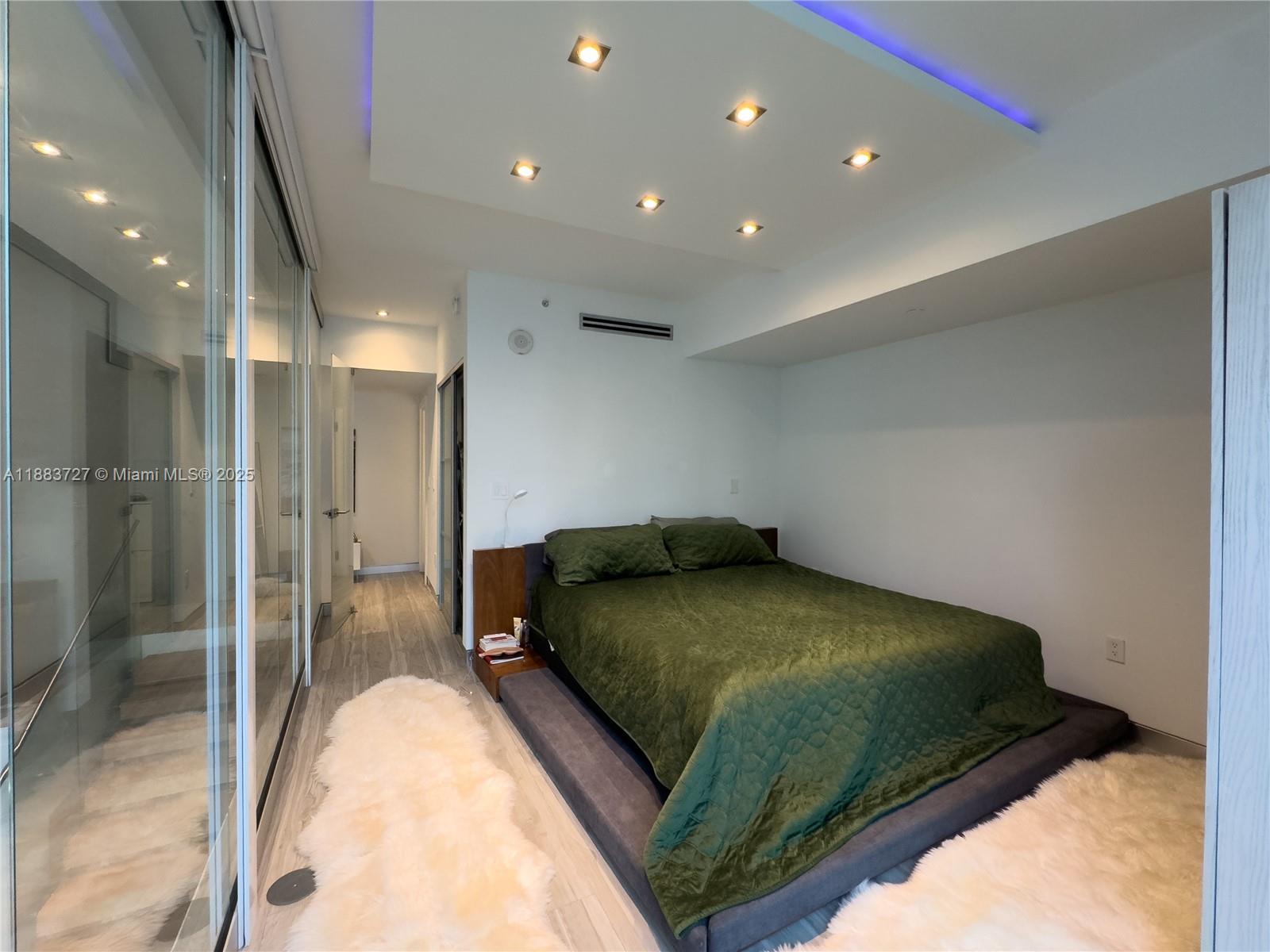 350 S Miami Ave #706, Miami FL 33130