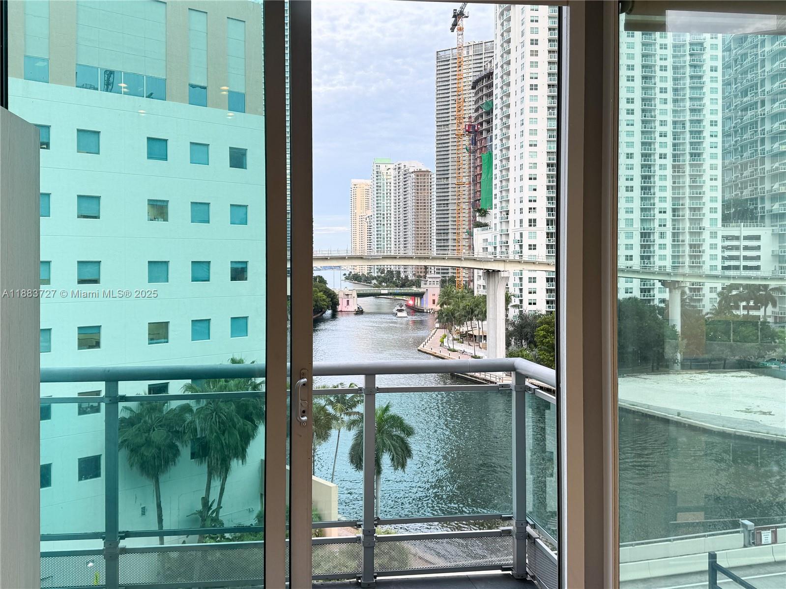 350 S Miami Ave #706, Miami FL 33130