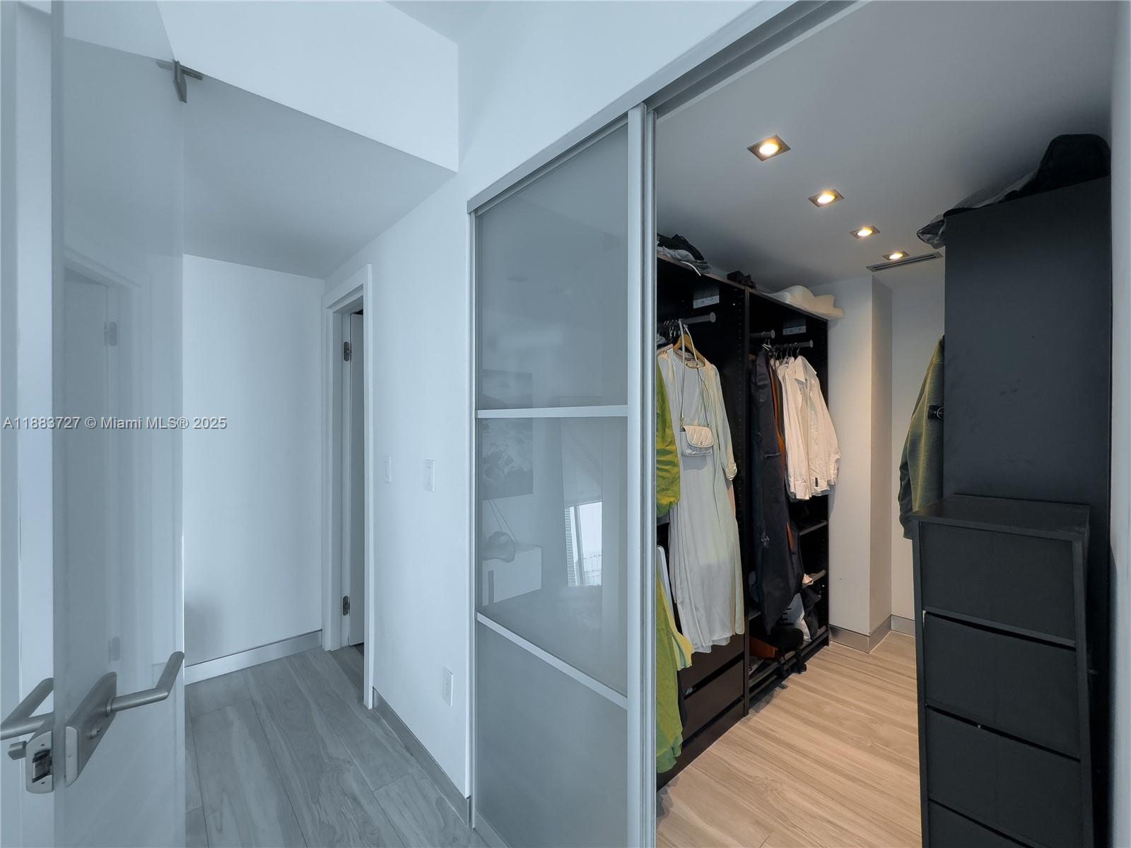 350 S Miami Ave #706, Miami FL 33130