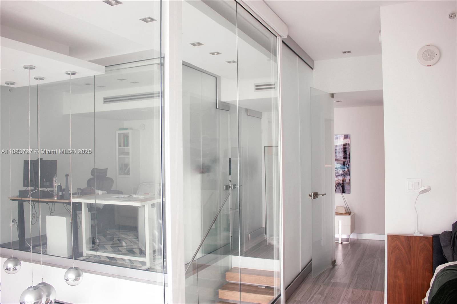 350 S Miami Ave #706, Miami FL 33130