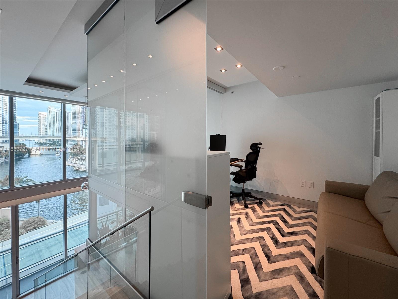350 S Miami Ave #706, Miami FL 33130