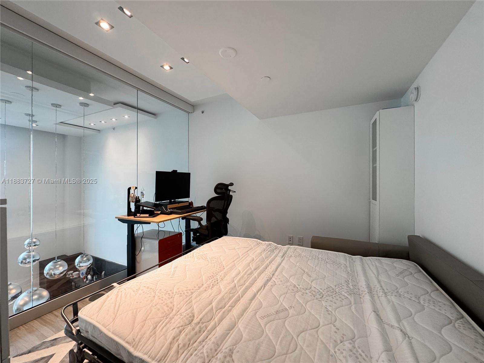 350 S Miami Ave #706, Miami FL 33130