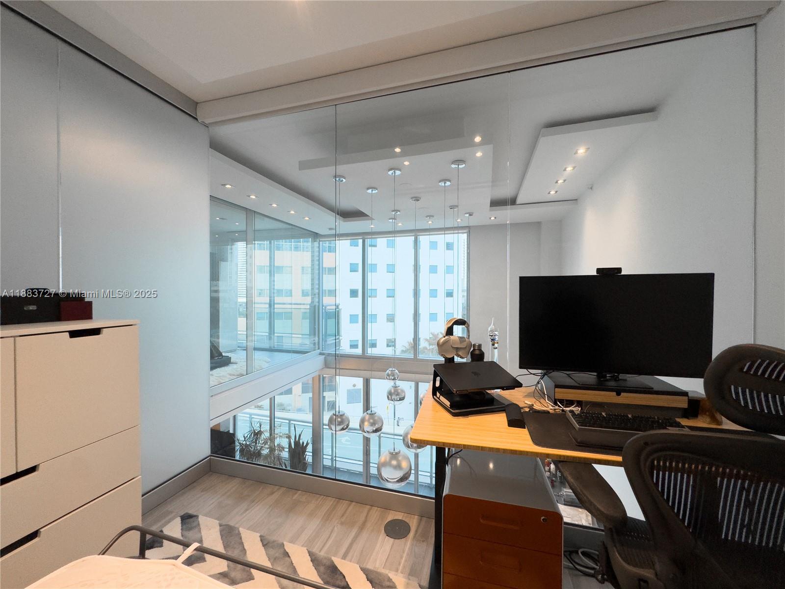 350 S Miami Ave #706, Miami FL 33130