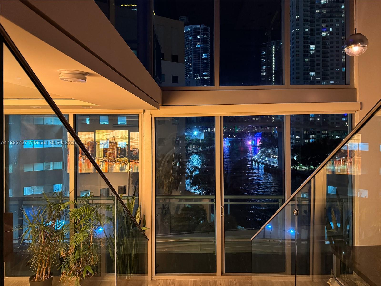 350 S Miami Ave #706, Miami FL 33130