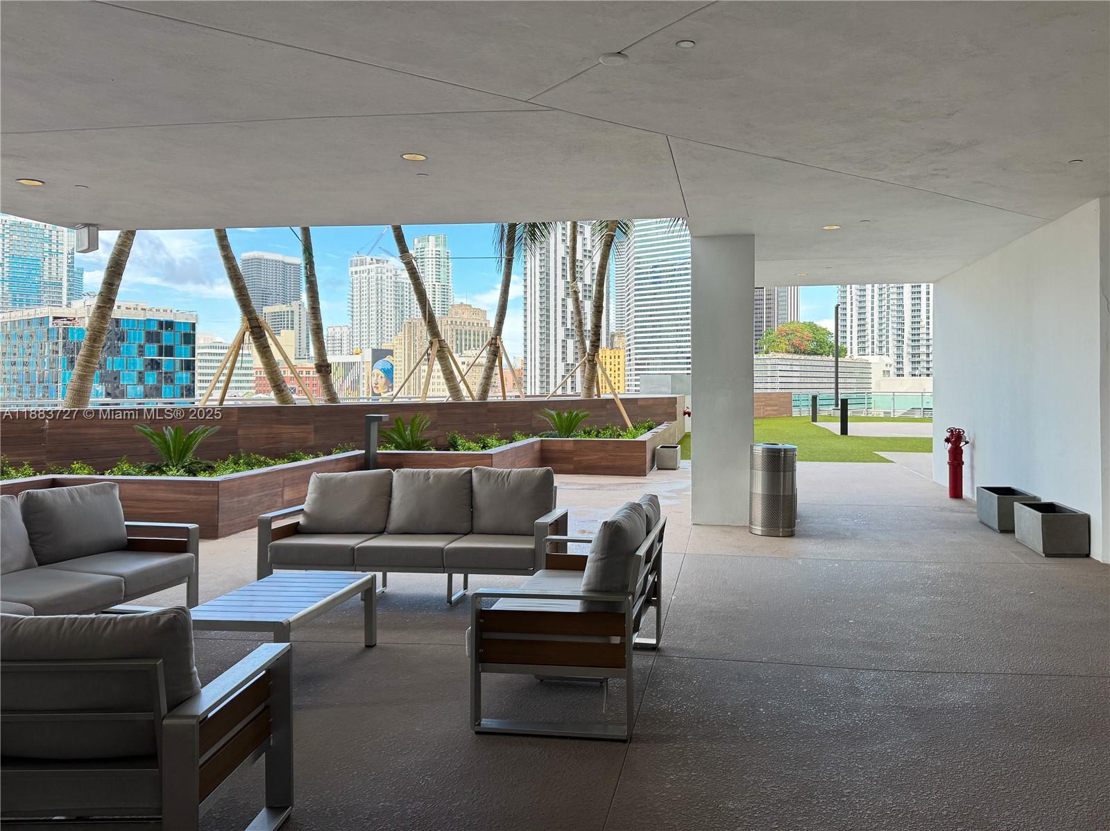 350 S Miami Ave #706, Miami FL 33130
