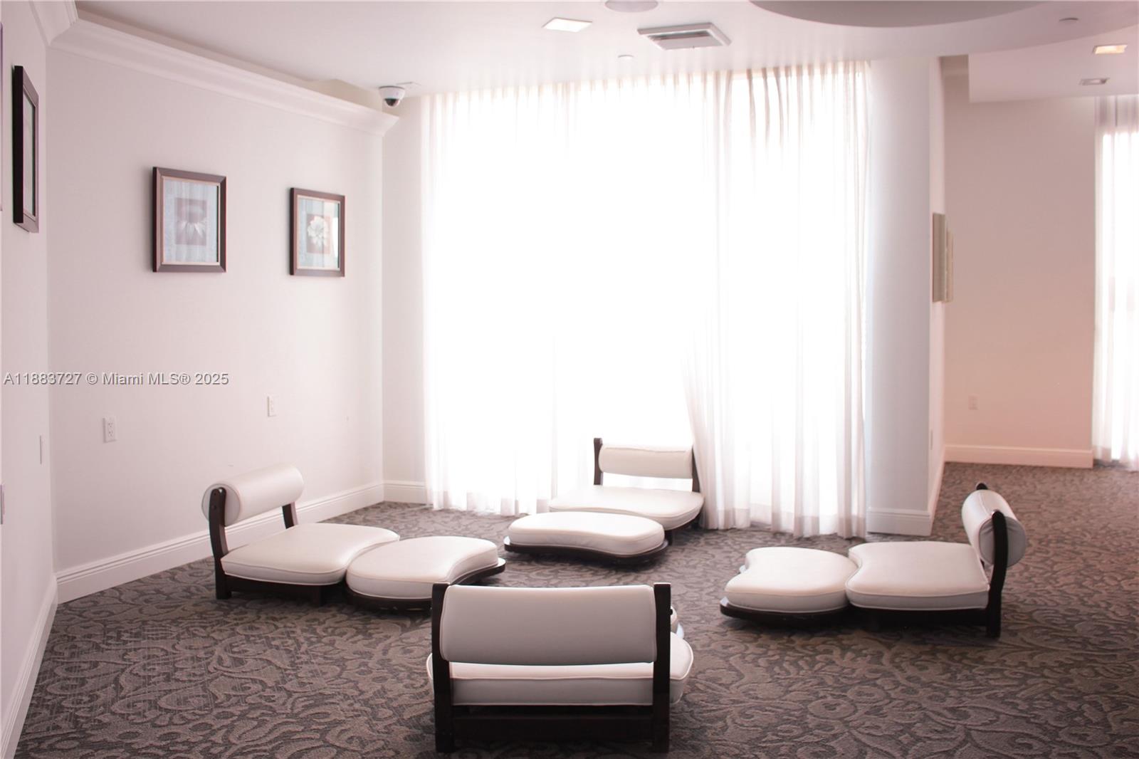 350 S Miami Ave #706, Miami FL 33130