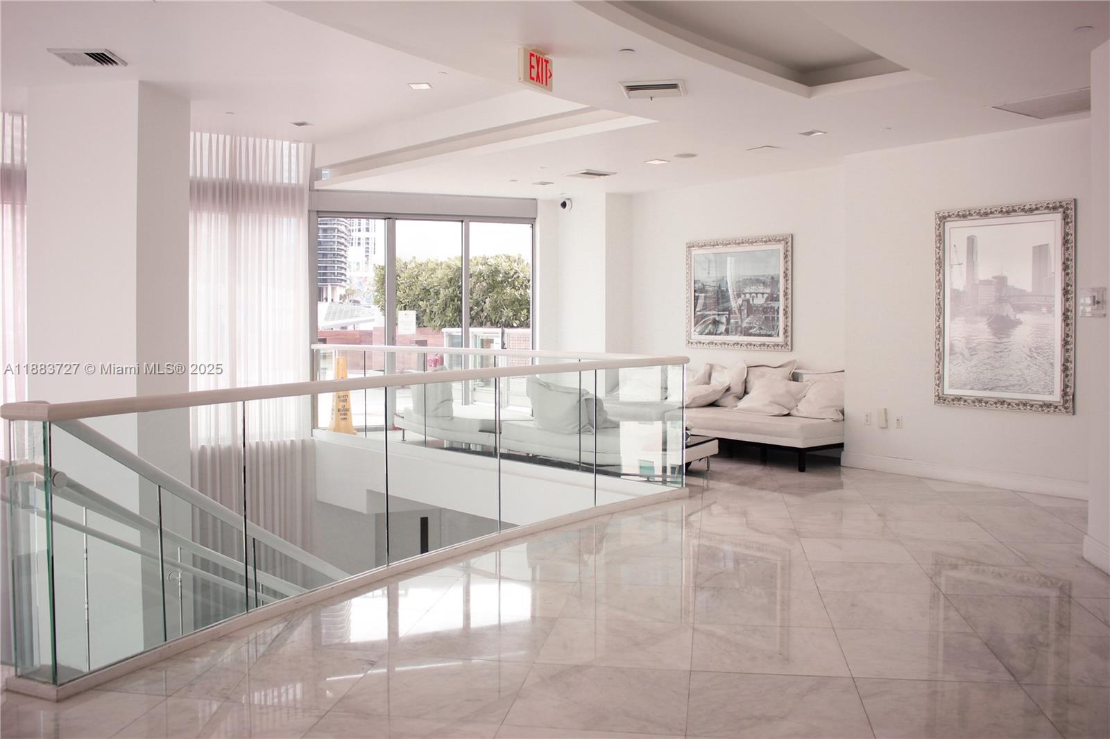 350 S Miami Ave #706, Miami FL 33130