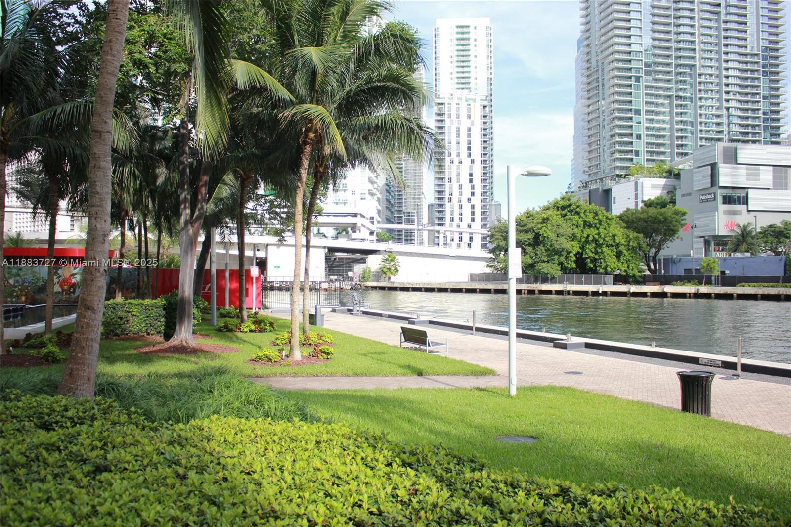 350 S Miami Ave #706, Miami FL 33130
