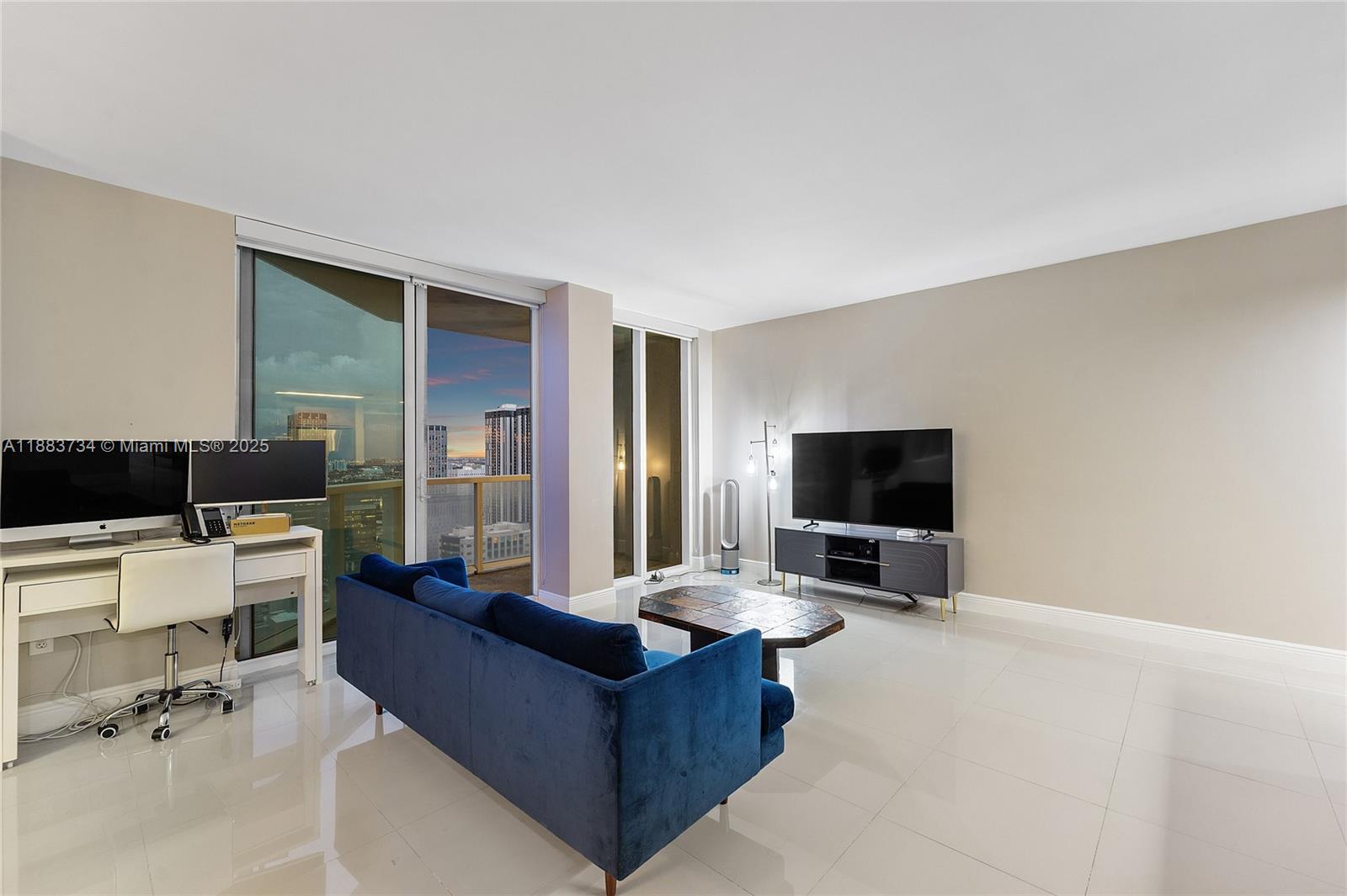 244 Biscayne Blvd #3609, Miami FL 33132