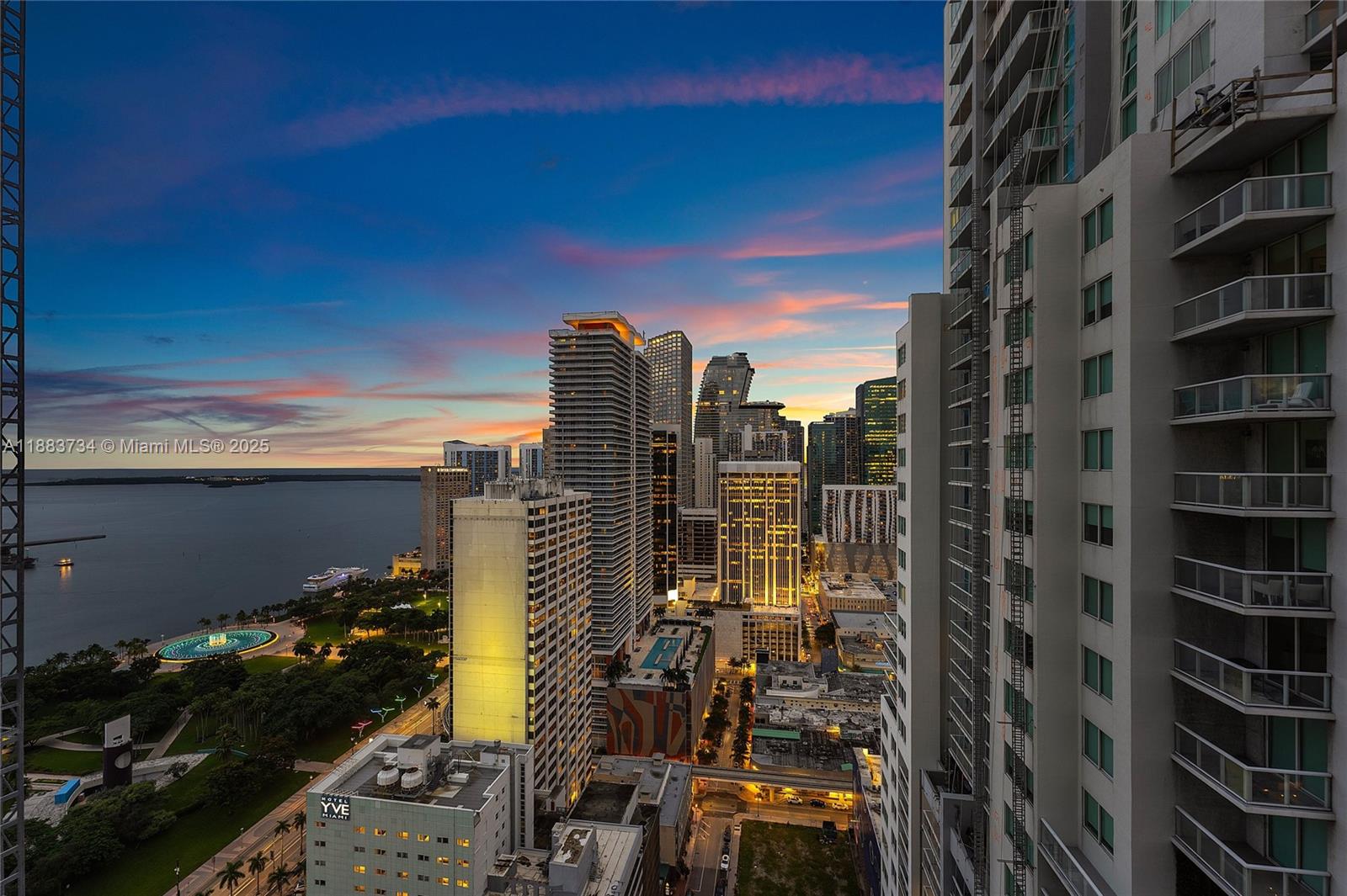 244 Biscayne Blvd #3609, Miami FL 33132