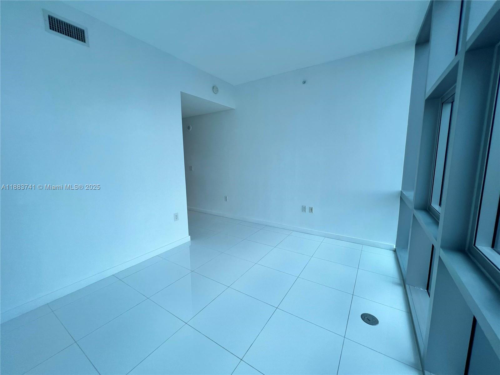 851 NE 1st Ave #1208, Miami FL 33132