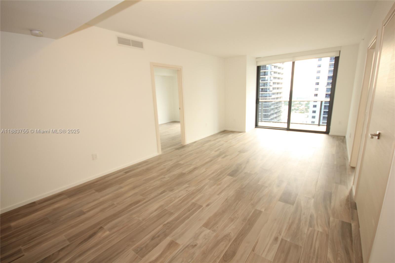 801 S Miami Ave #3710, Miami FL 33130