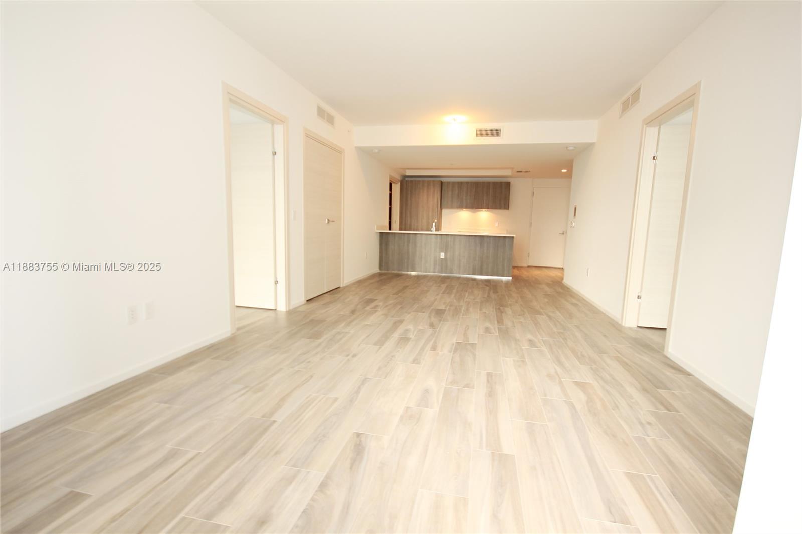 801 S Miami Ave #3710, Miami FL 33130