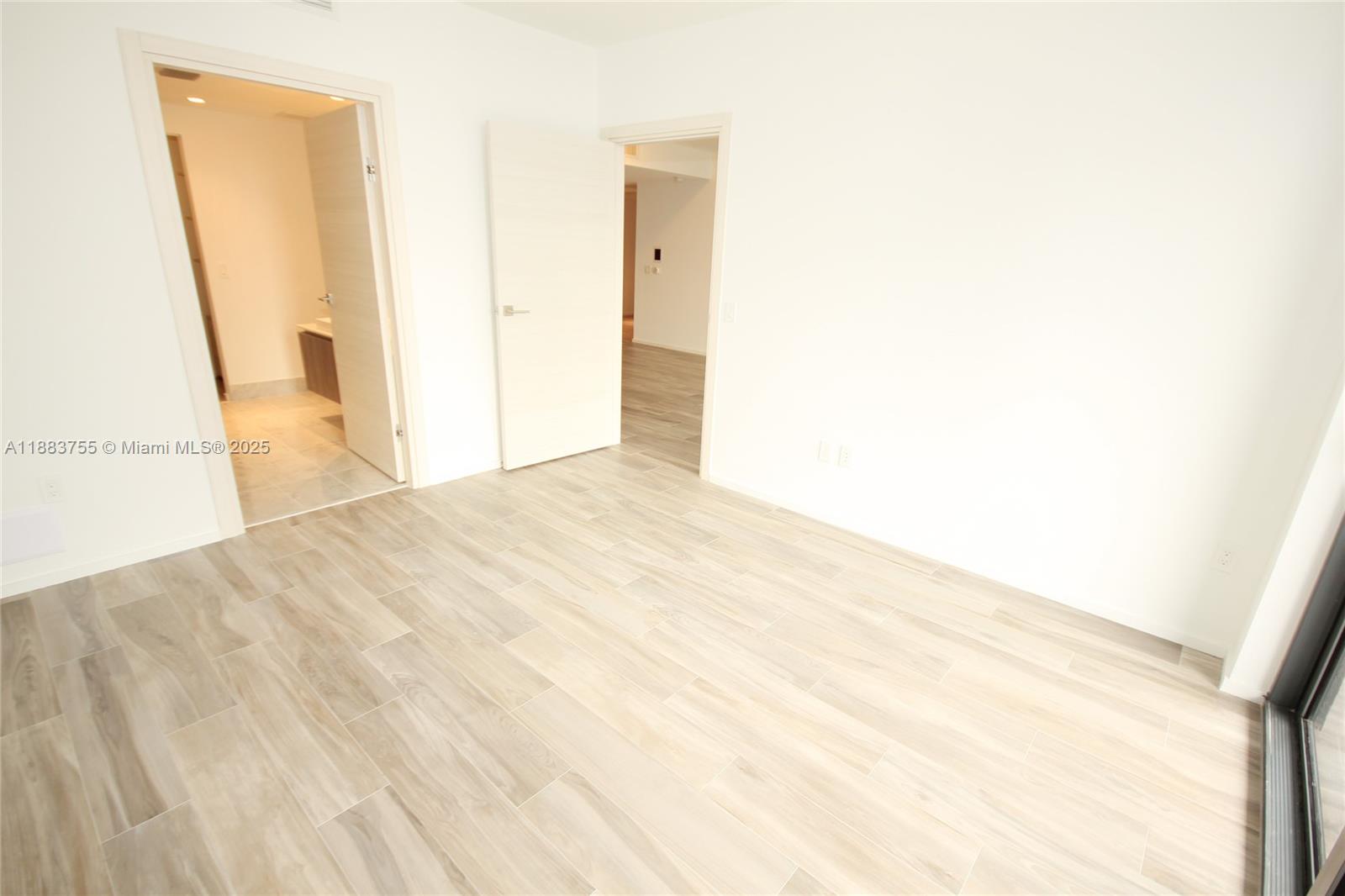 801 S Miami Ave #3710, Miami FL 33130