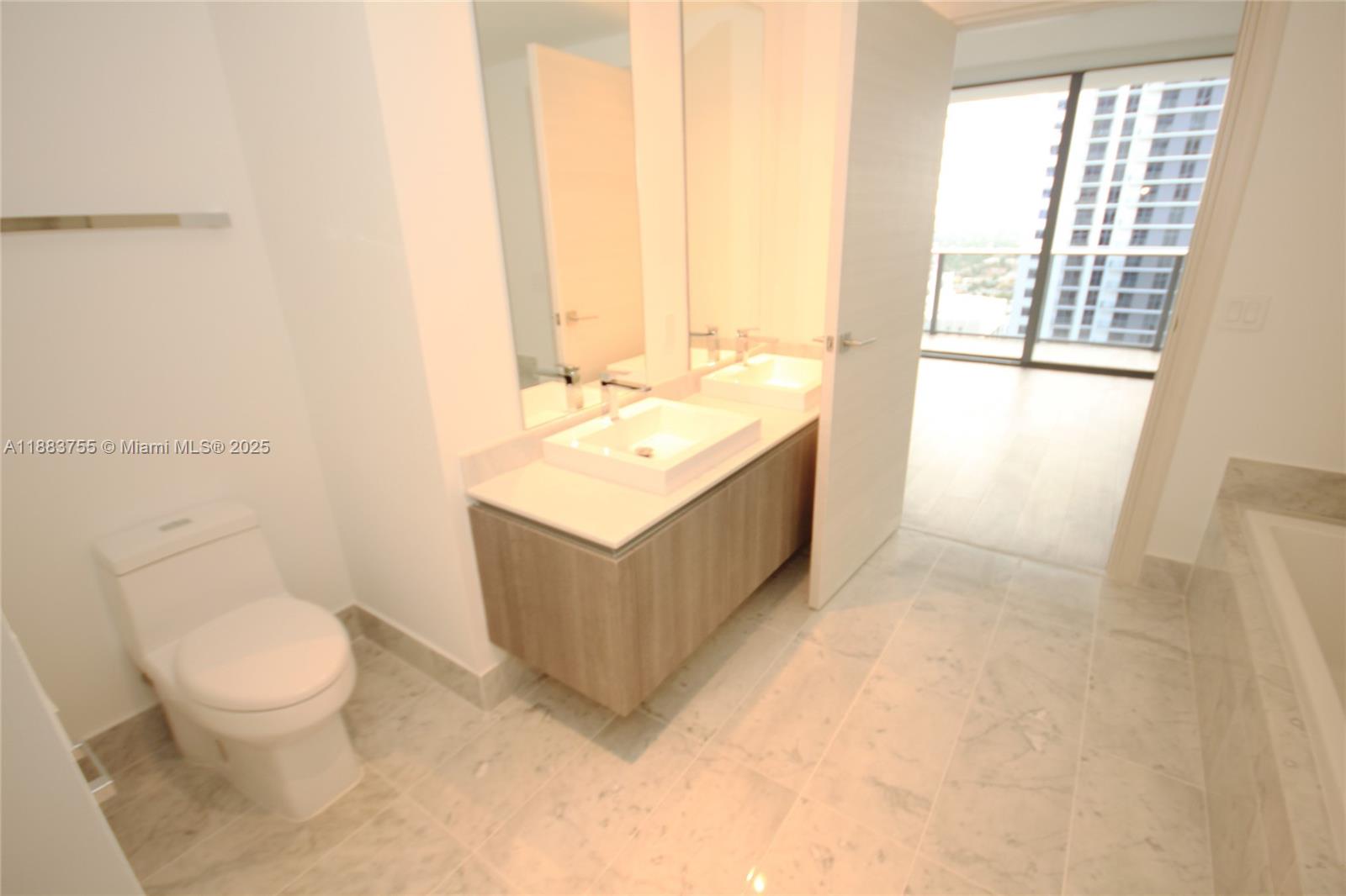801 S Miami Ave #3710, Miami FL 33130