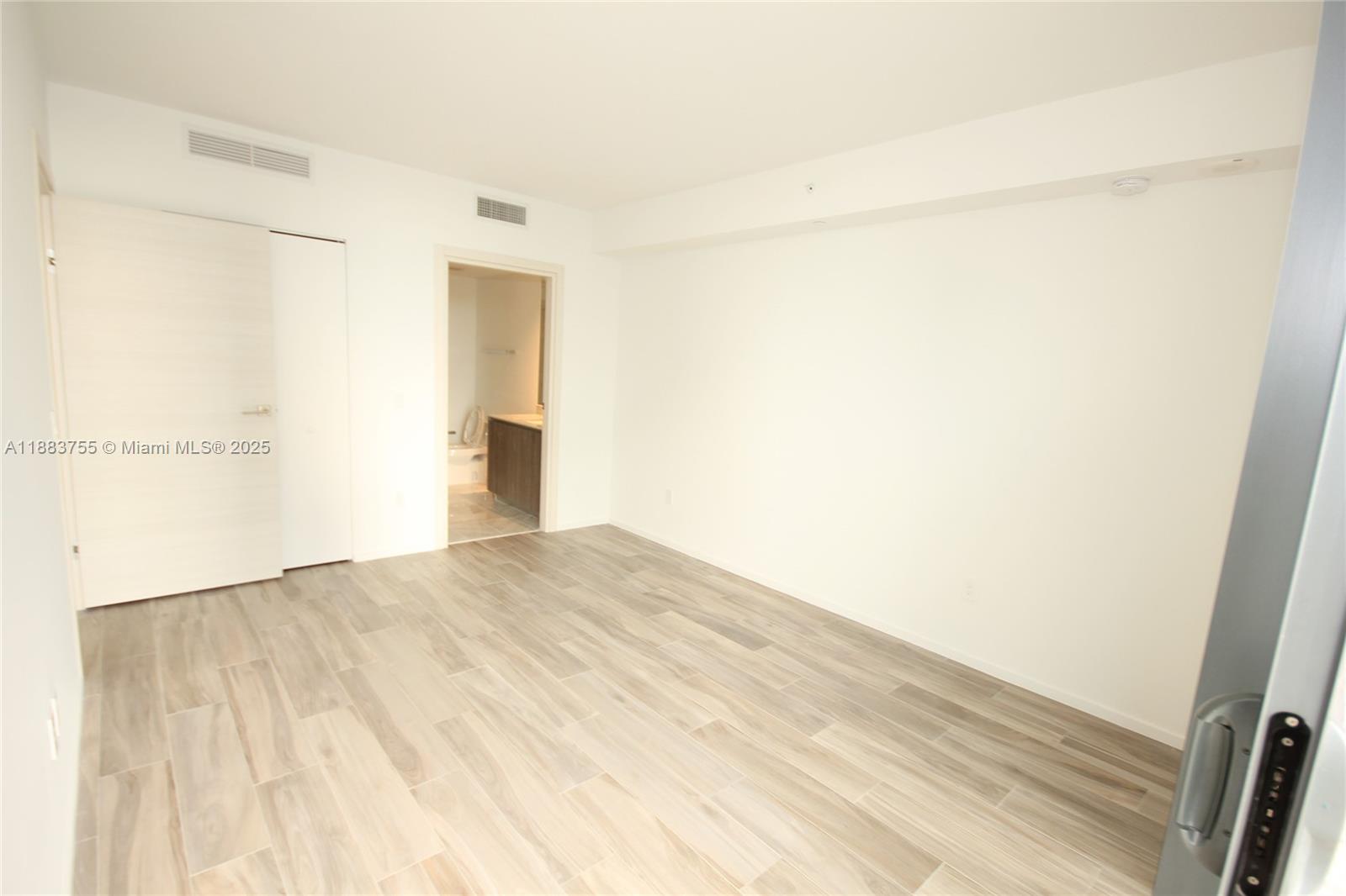 801 S Miami Ave #3710, Miami FL 33130