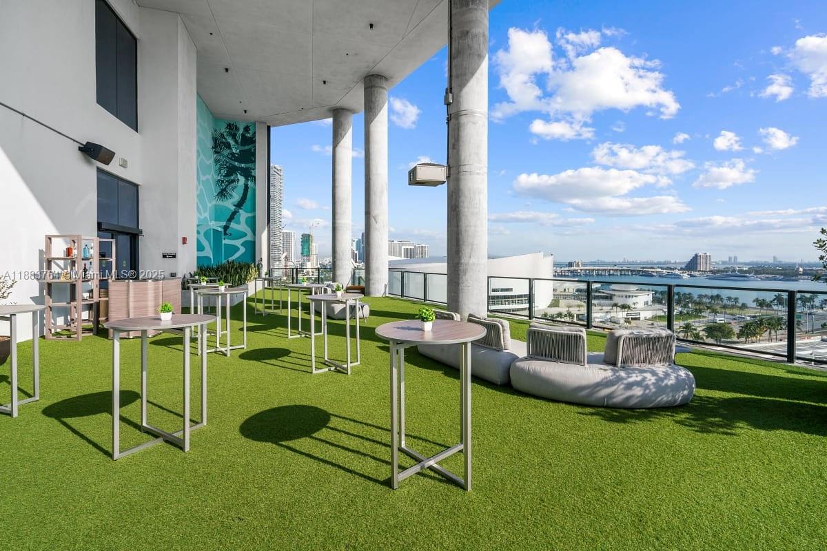 398 NE 5th St #2410, Miami FL 33132