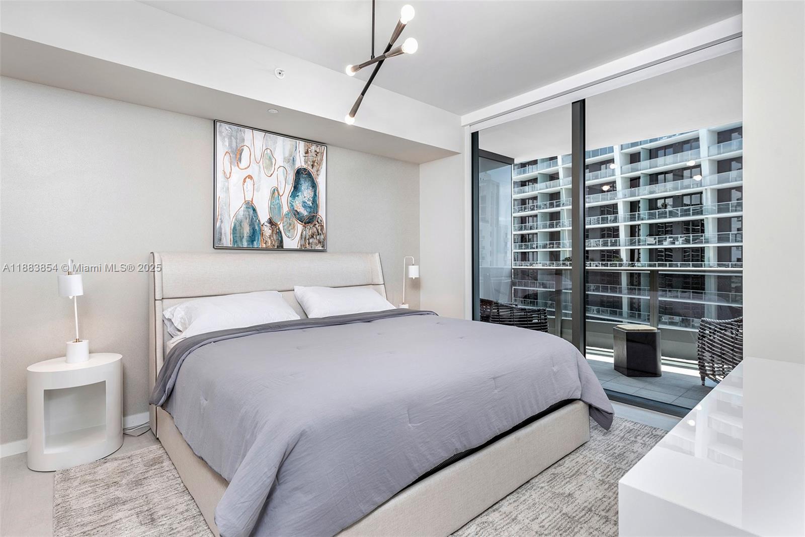 1000 Brickell Plz #4005, Miami FL 33131