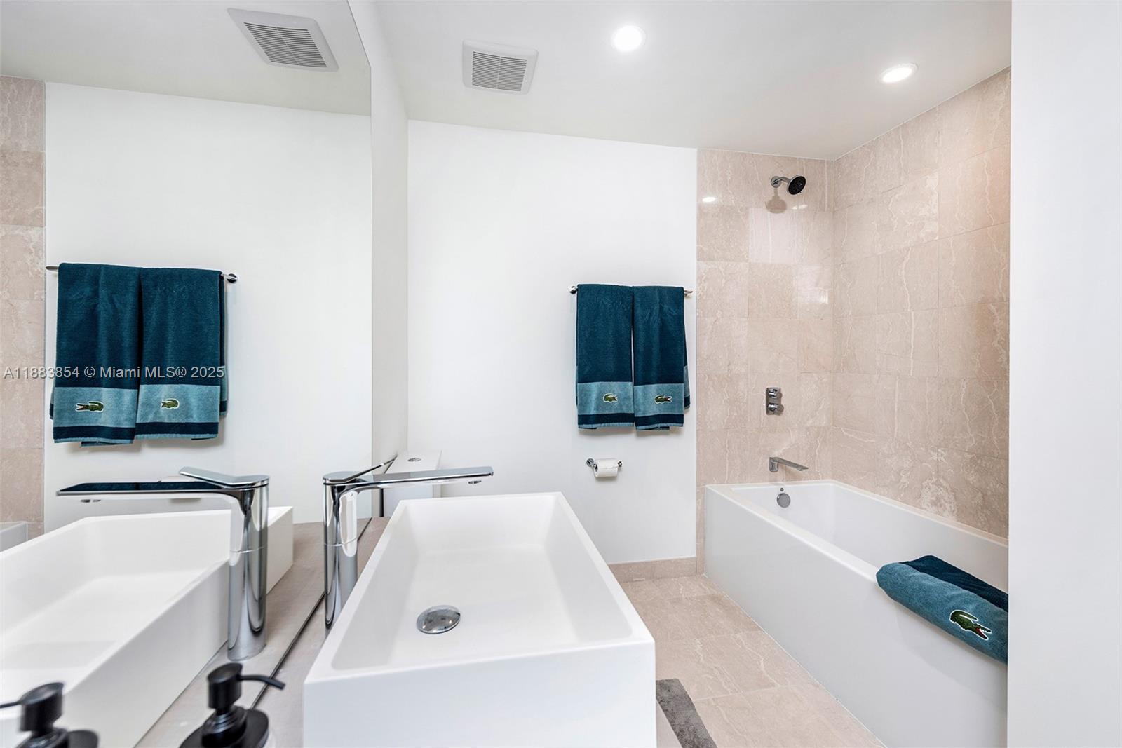 1000 Brickell Plz #4005, Miami FL 33131