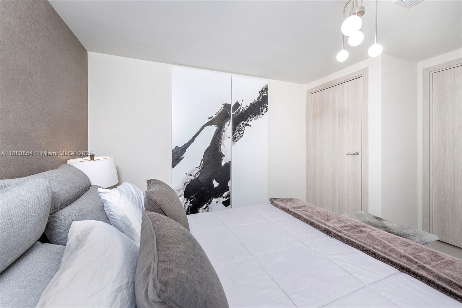 1000 Brickell Plz #4005, Miami FL 33131