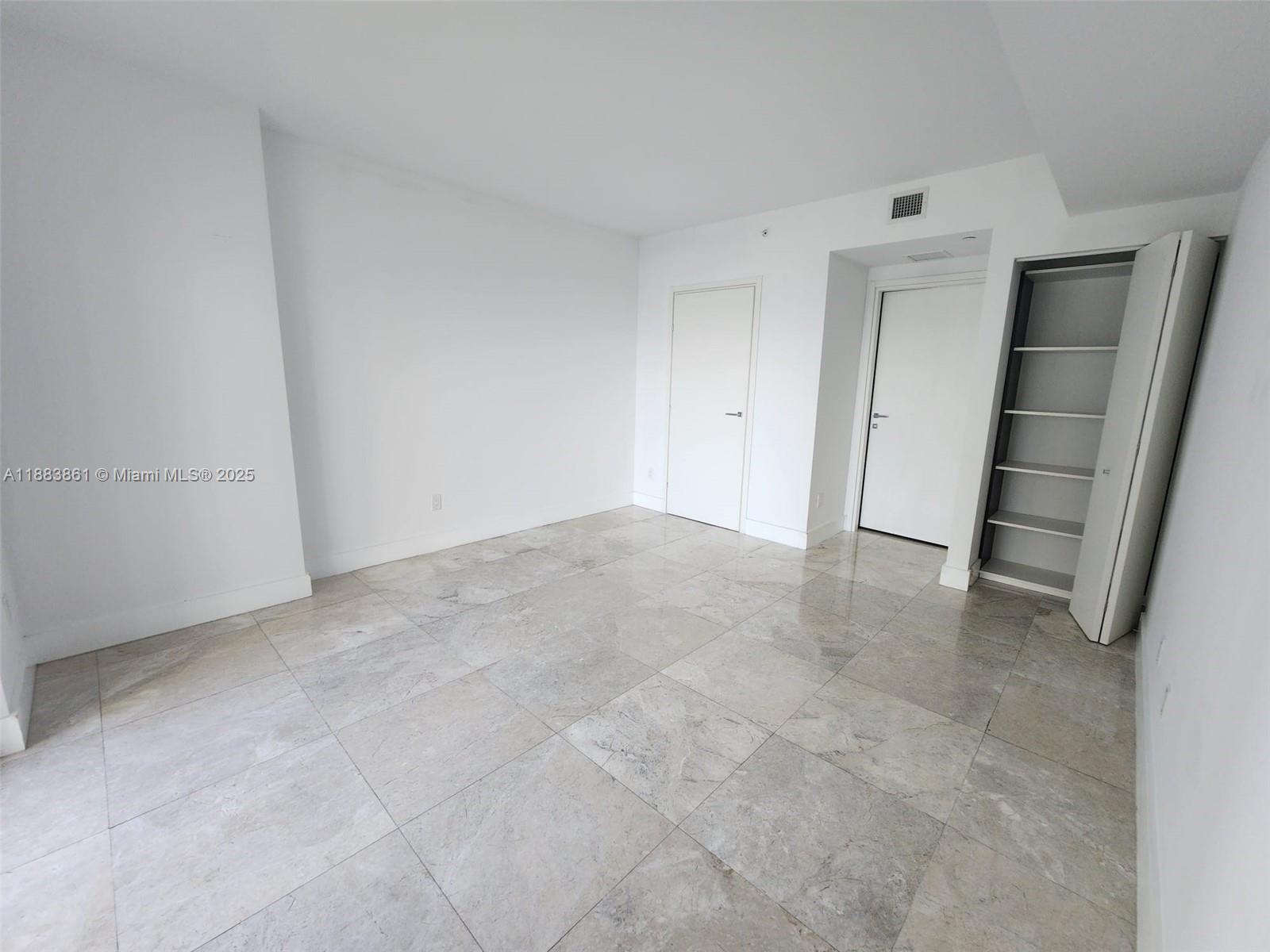 1300 Brickell Bay Dr #2007, Miami FL 33131