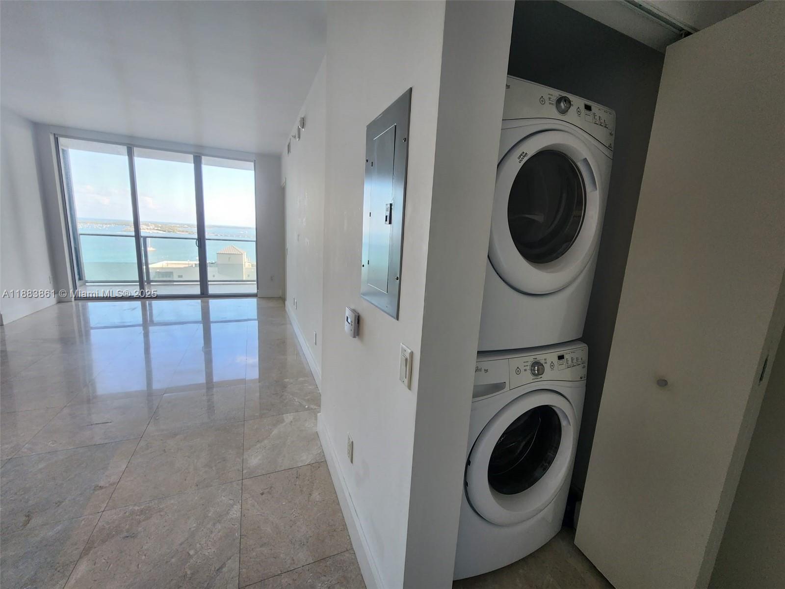 1300 Brickell Bay Dr #2007, Miami FL 33131