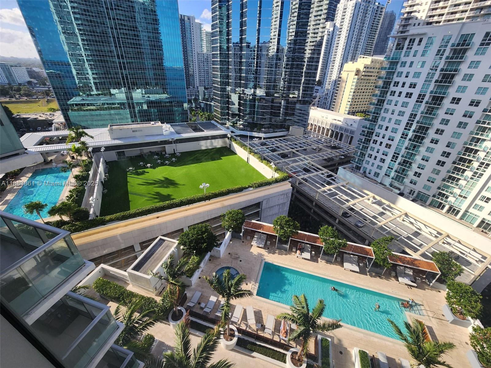 1300 Brickell Bay Dr #2007, Miami FL 33131