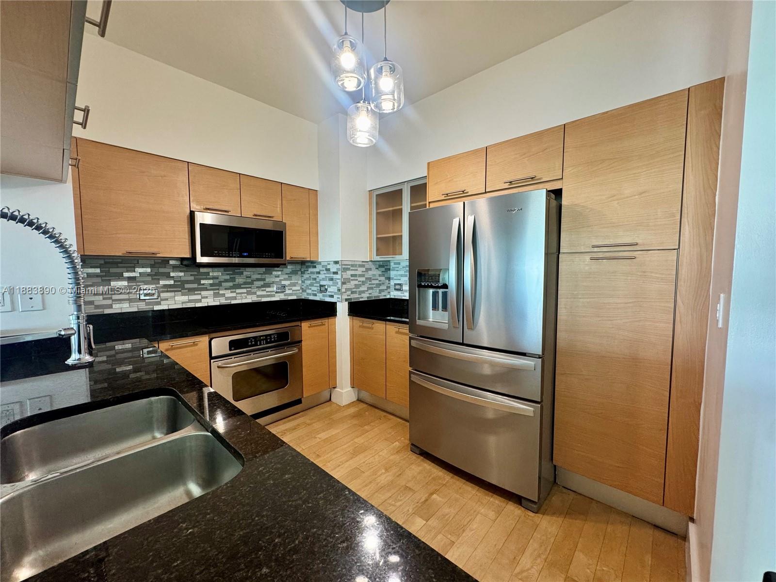 31 SE 5th St #3817, Miami FL 33131