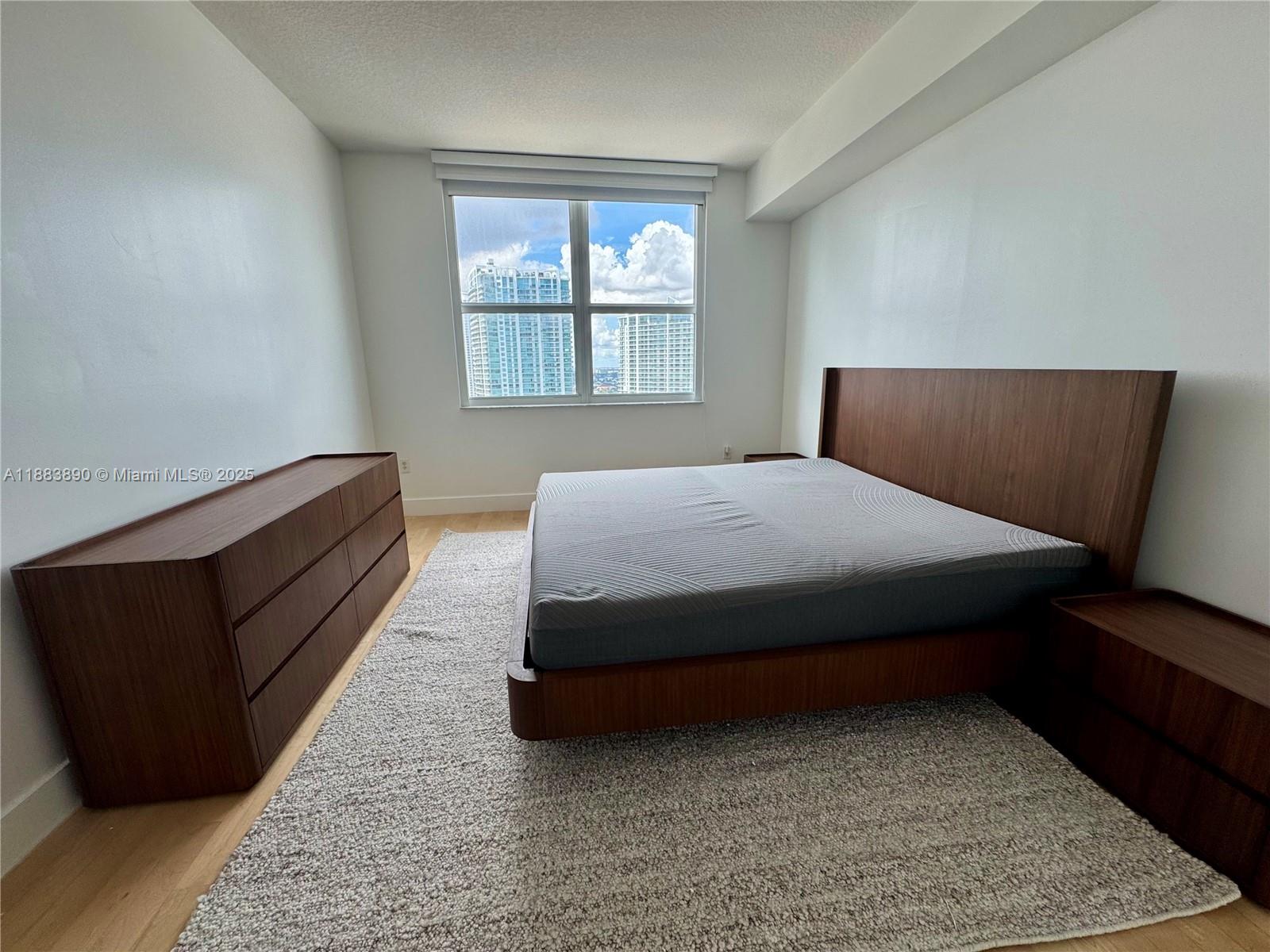 31 SE 5th St #3817, Miami FL 33131