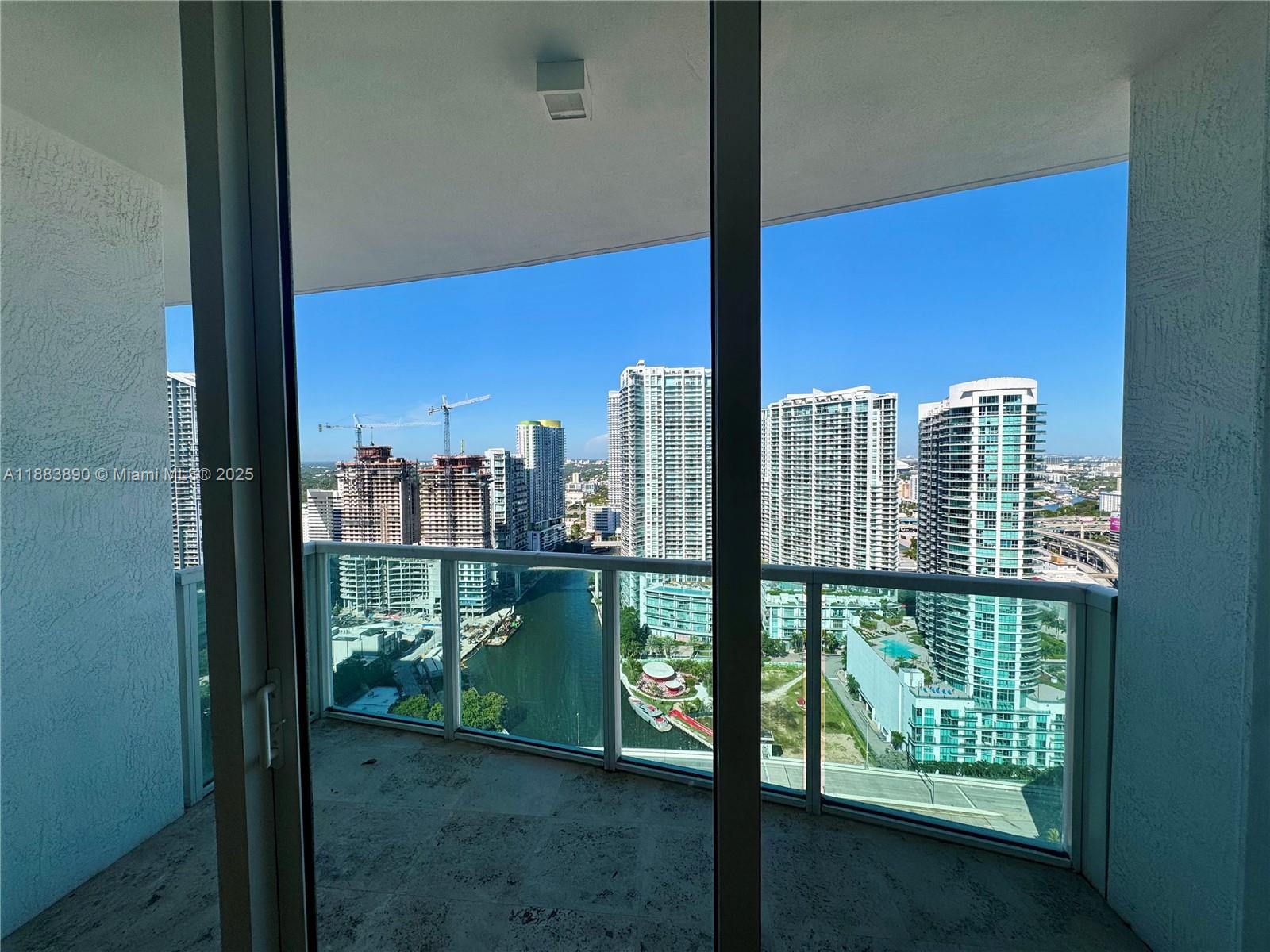 31 SE 5th St #3817, Miami FL 33131