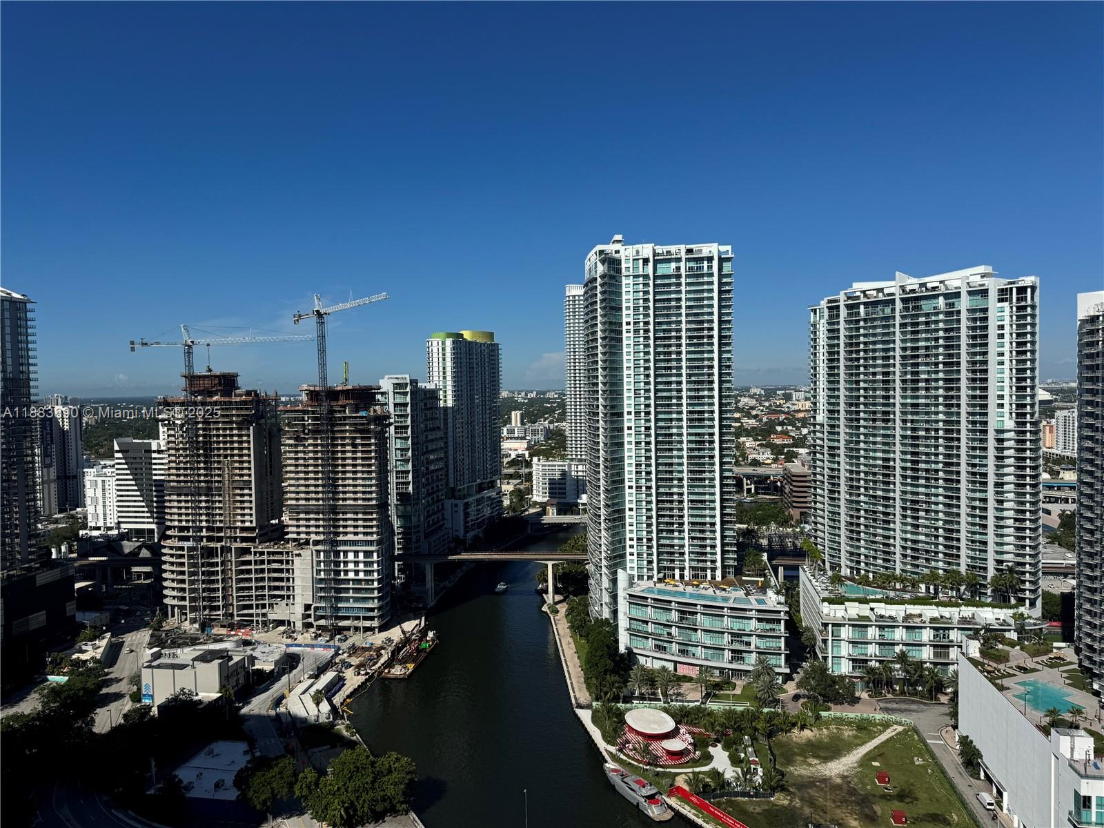 31 SE 5th St #3817, Miami FL 33131