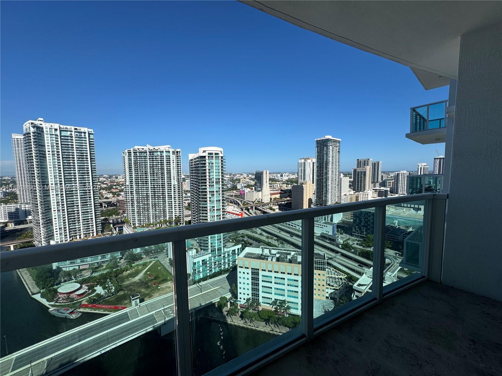 31 SE 5th St #3817, Miami FL 33131
