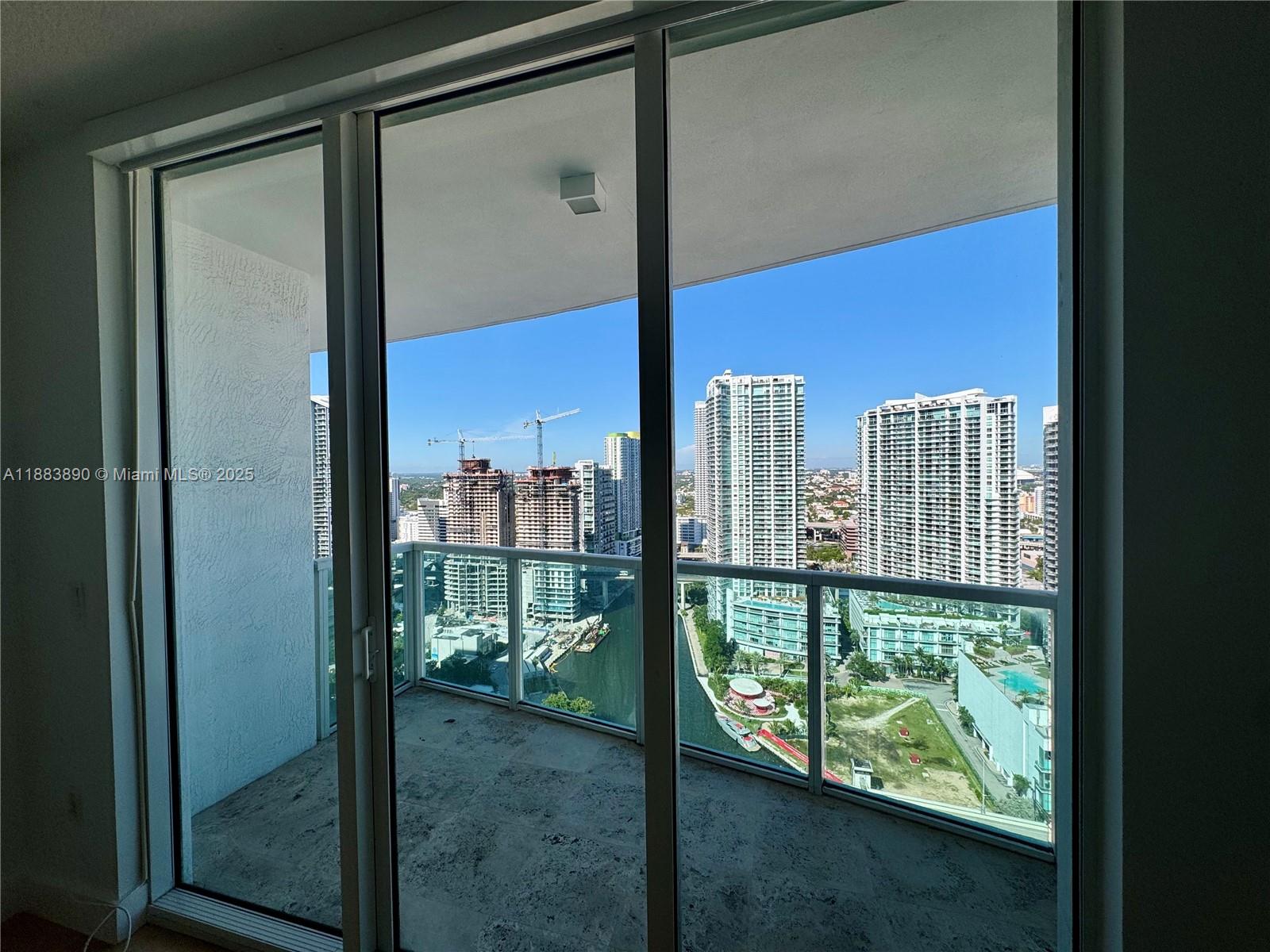 31 SE 5th St #3817, Miami FL 33131