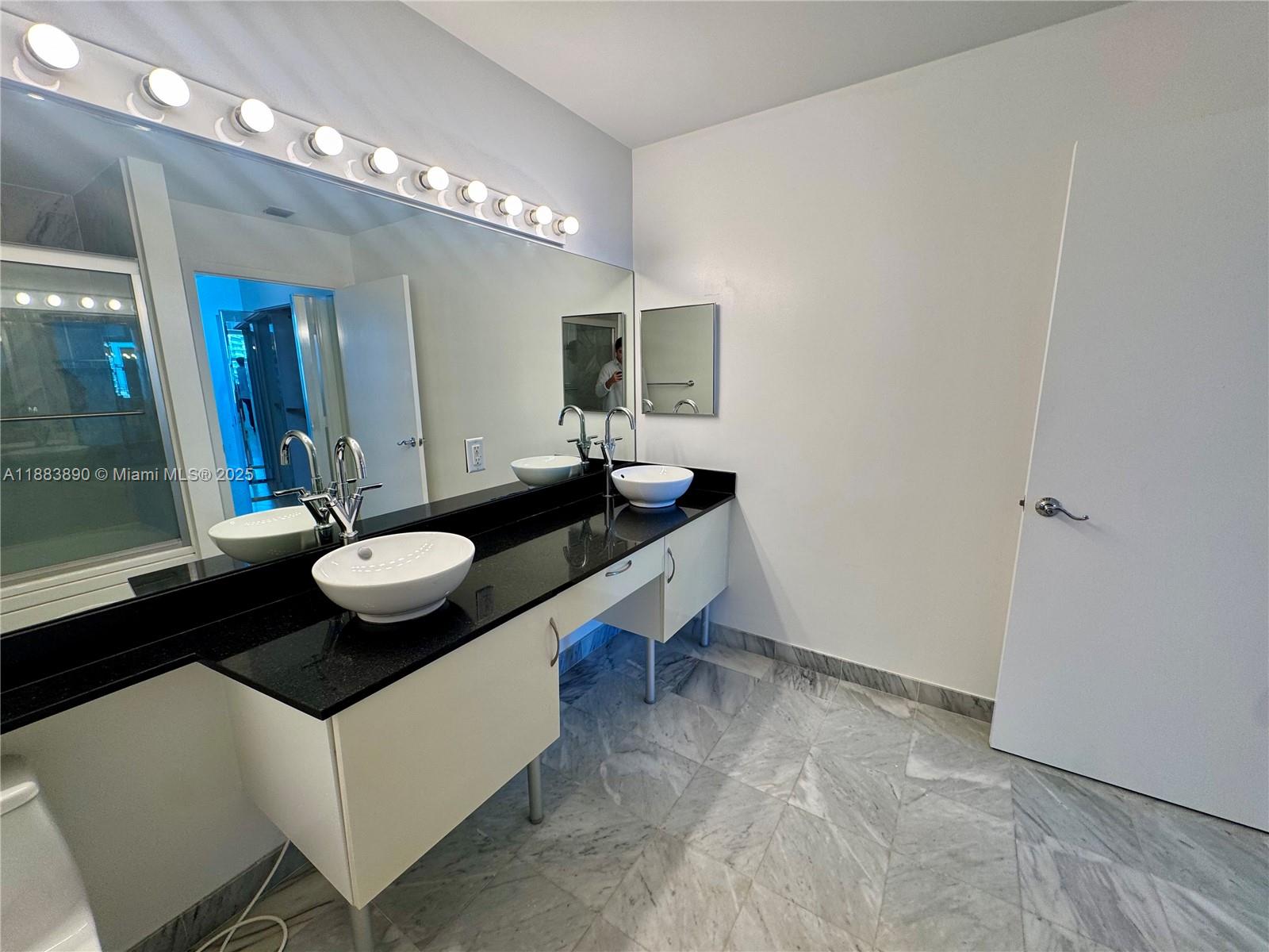 31 SE 5th St #3817, Miami FL 33131