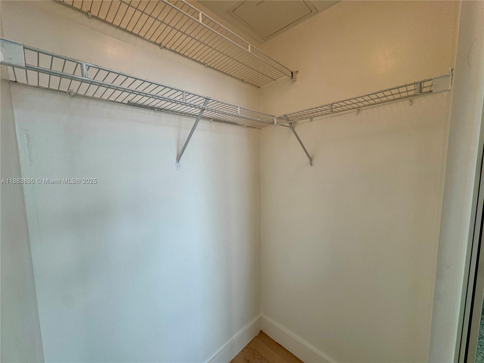 31 SE 5th St #3817, Miami FL 33131