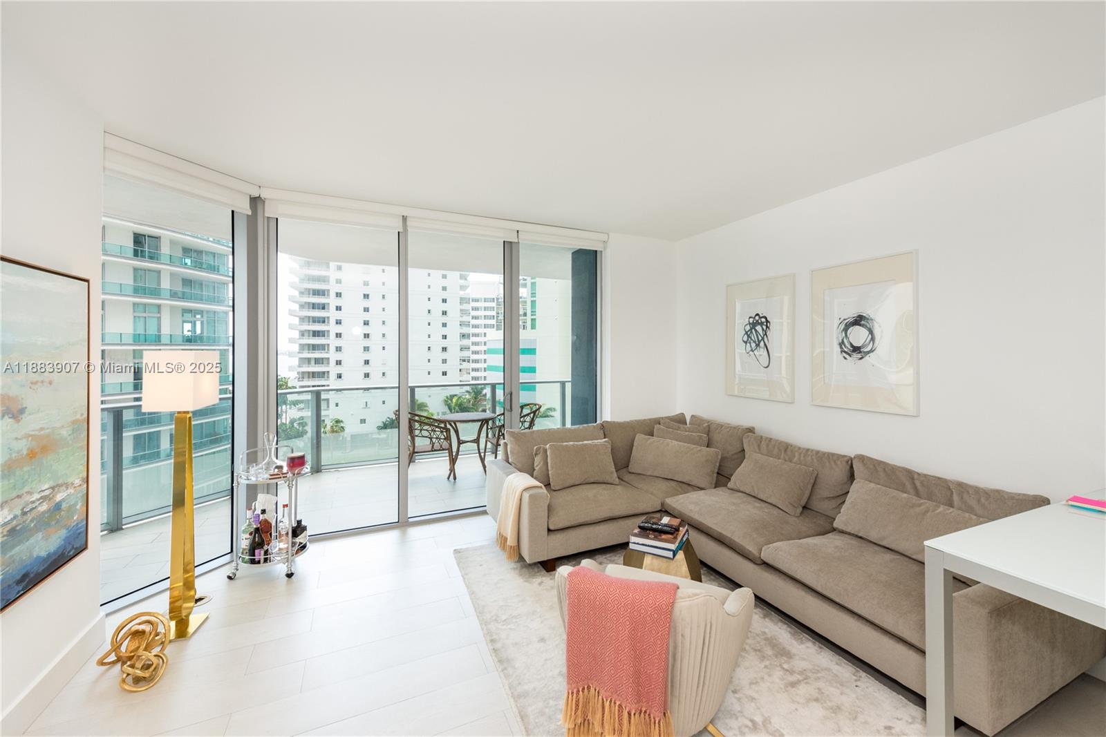 1300 Brickell Bay Dr #708, Miami FL 33131