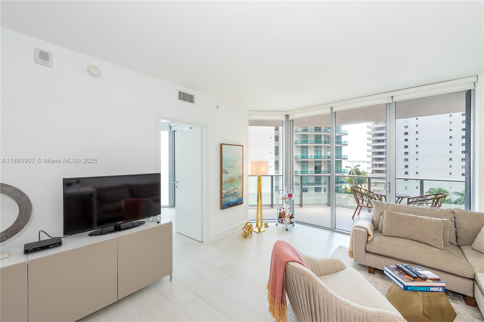 1300 Brickell Bay Dr #708, Miami FL 33131