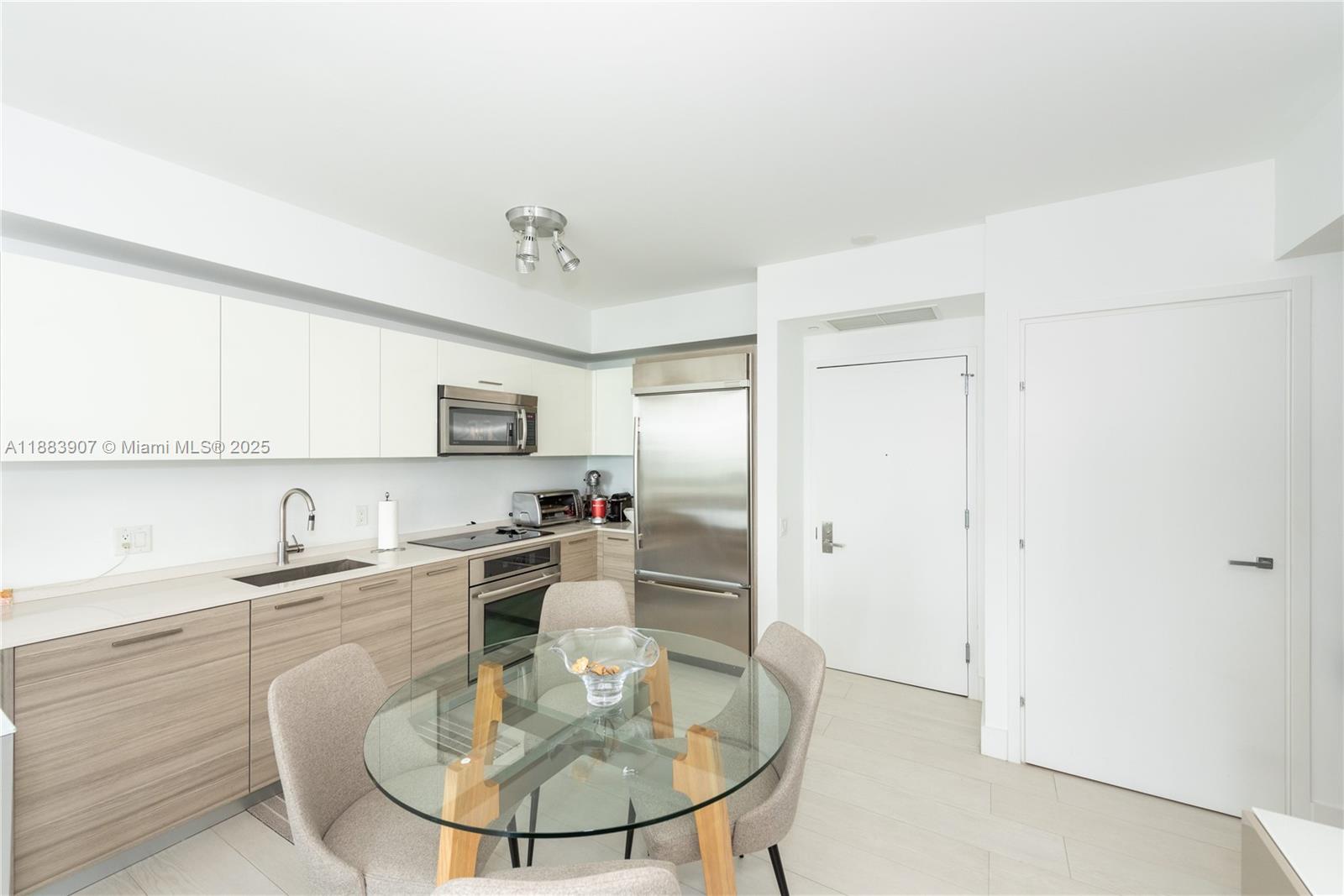 1300 Brickell Bay Dr #708, Miami FL 33131