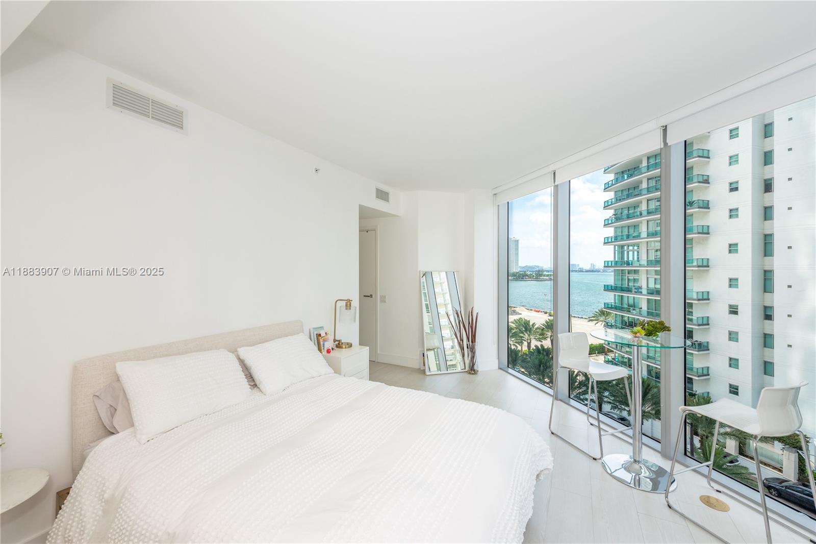 1300 Brickell Bay Dr #708, Miami FL 33131