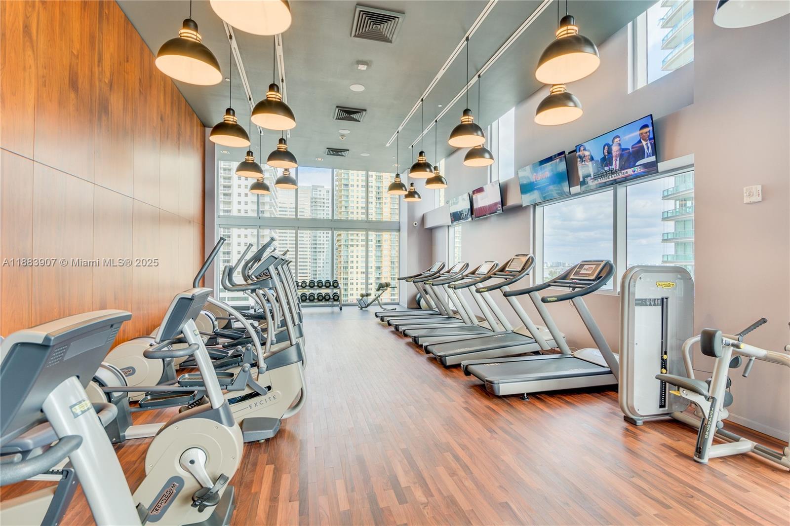 1300 Brickell Bay Dr #708, Miami FL 33131