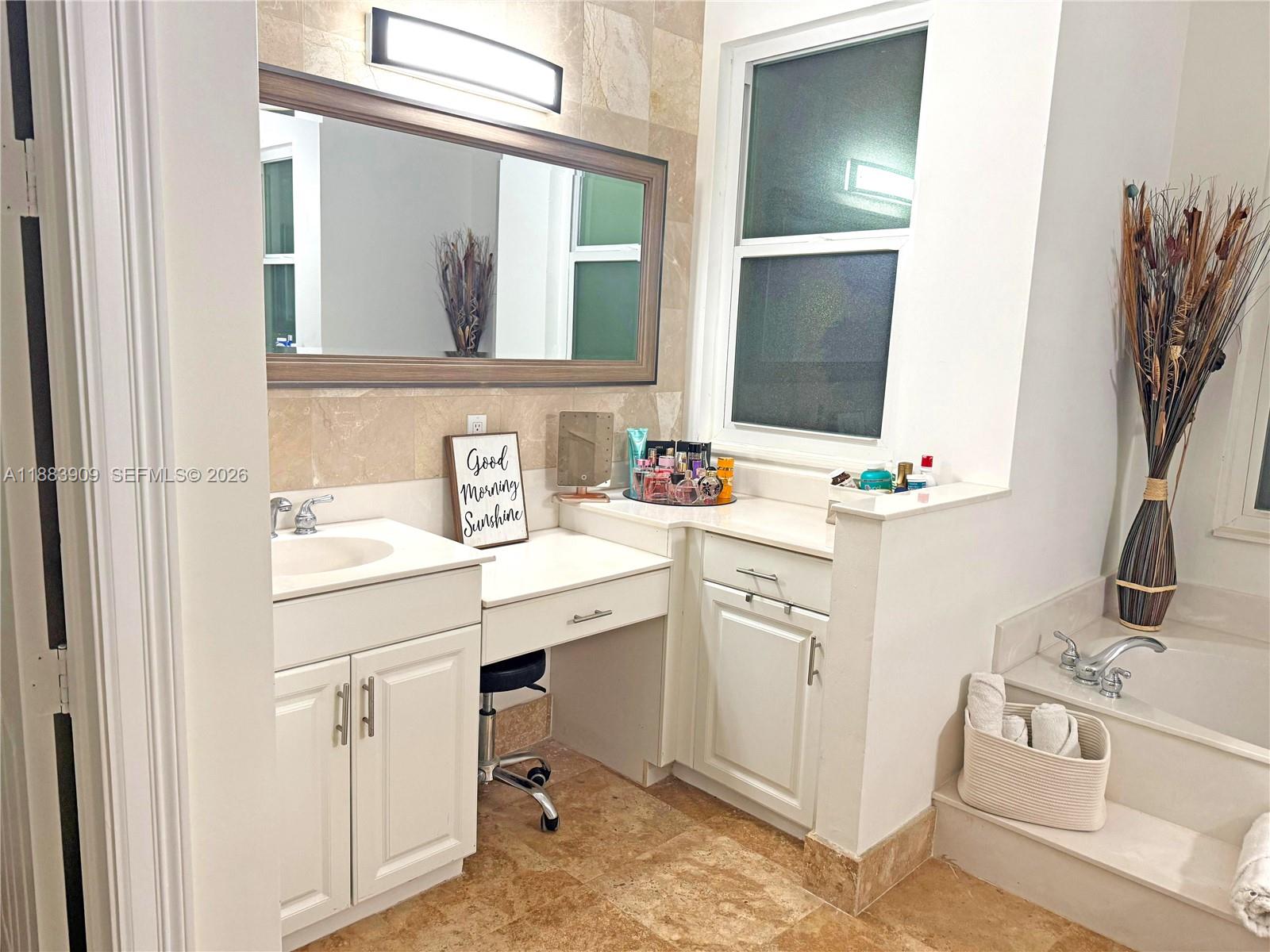 18560 SW 44th St, Miramar FL 33029