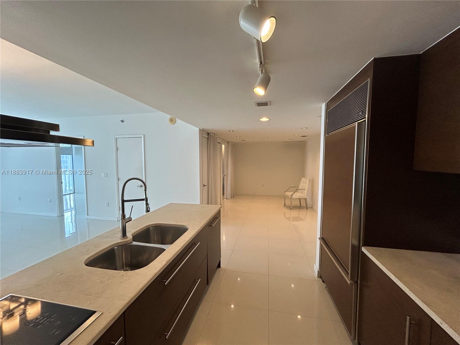 495 Brickell Ave #3705, Miami FL 33131