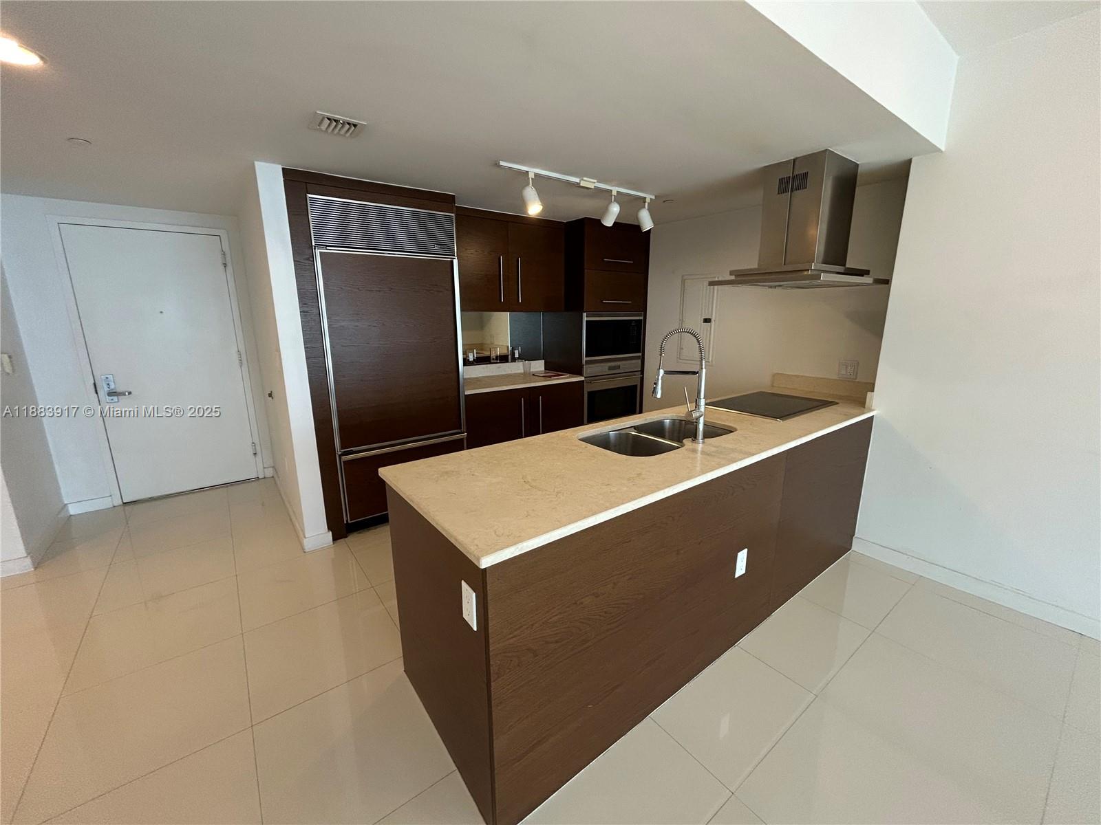 495 Brickell Ave #3705, Miami FL 33131