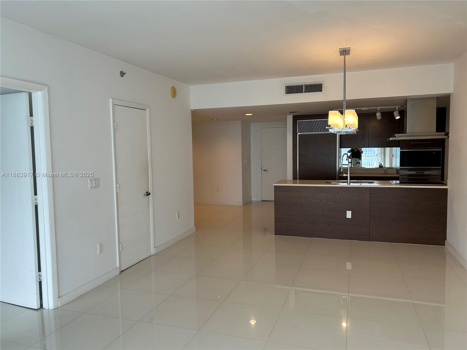 495 Brickell Ave #3705, Miami FL 33131